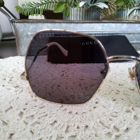 Gucci GG972S Oversized Geometric Square Sunglasses White Gold Metal Frame Italy main image 7